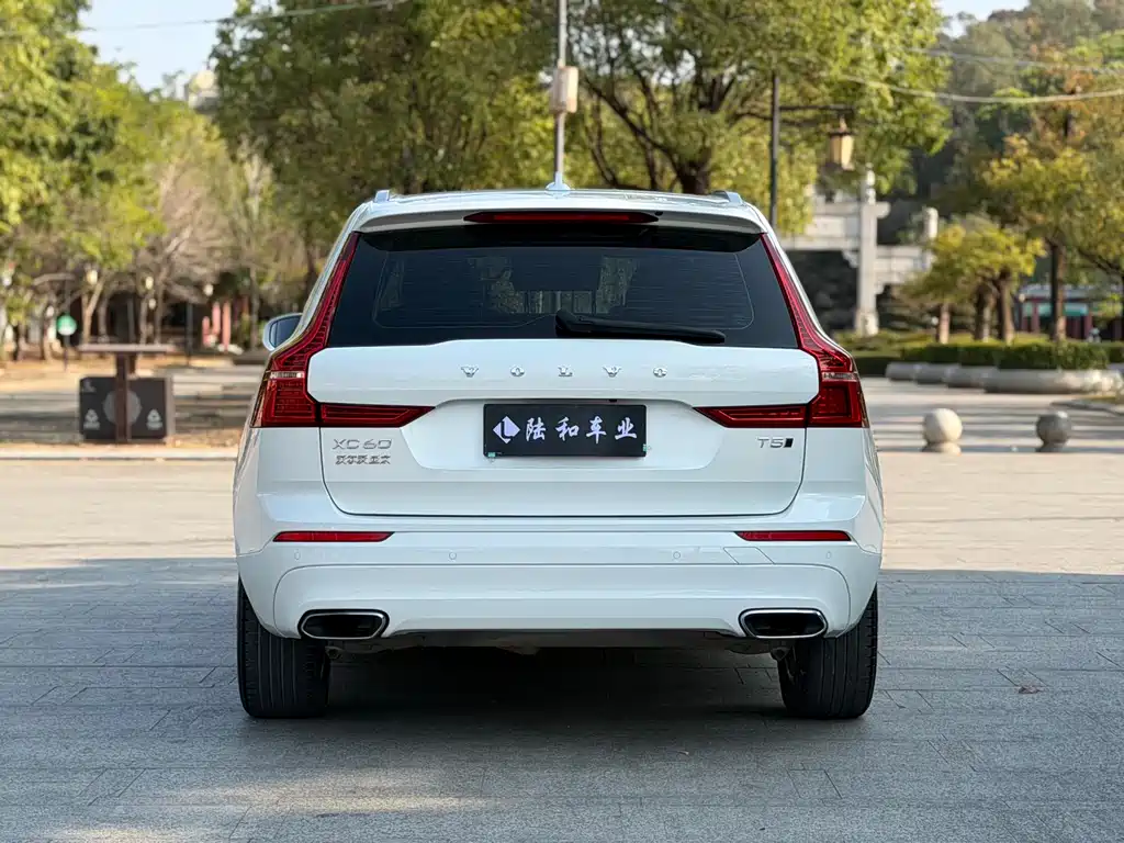 Volvo XC60 2019 — фото 20
