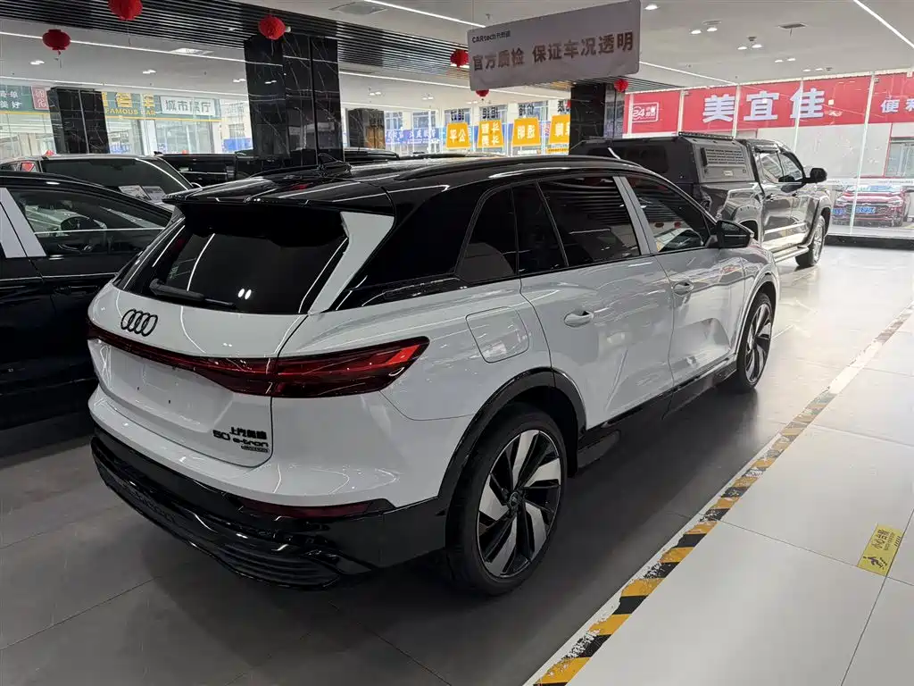 Audi Q5 e-tron — фото 4