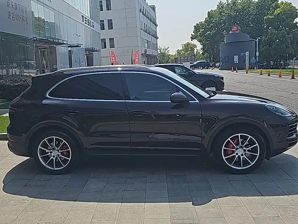 Porsche Cayenne 2022 — фото 3