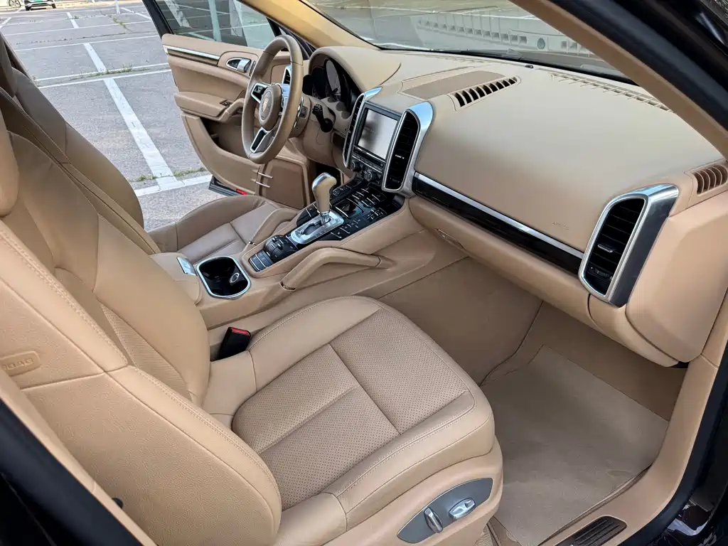Porsche Cayenne 2015 — фото 16