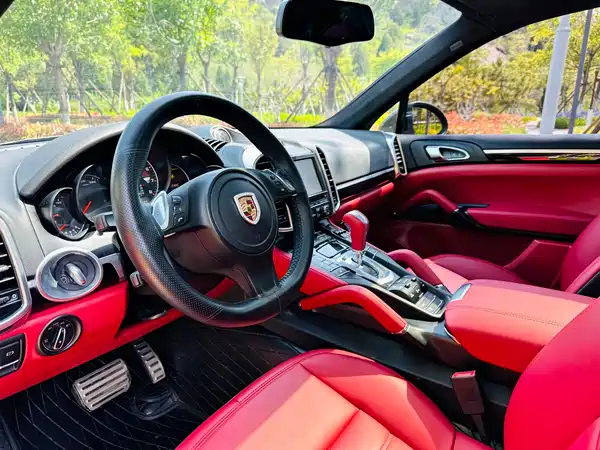 Porsche Cayenne 2011
