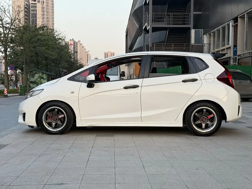 Honda Fit 2017 — фото 18
