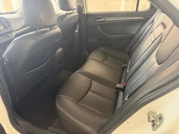 Roewe 360 2015