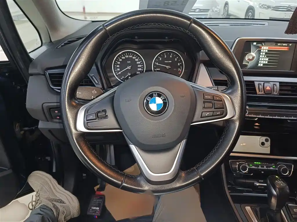 BMW 2 Series Active Tourer 2018 — фото 7