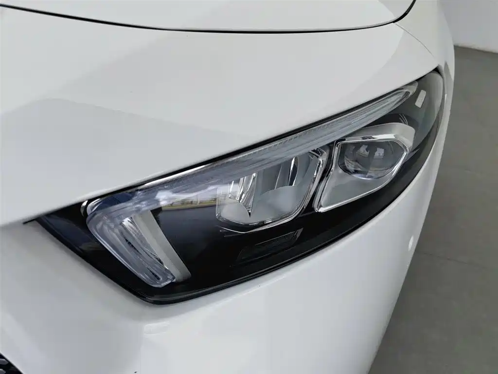 Mercedes-Benz A-Class 2023 — фото 7