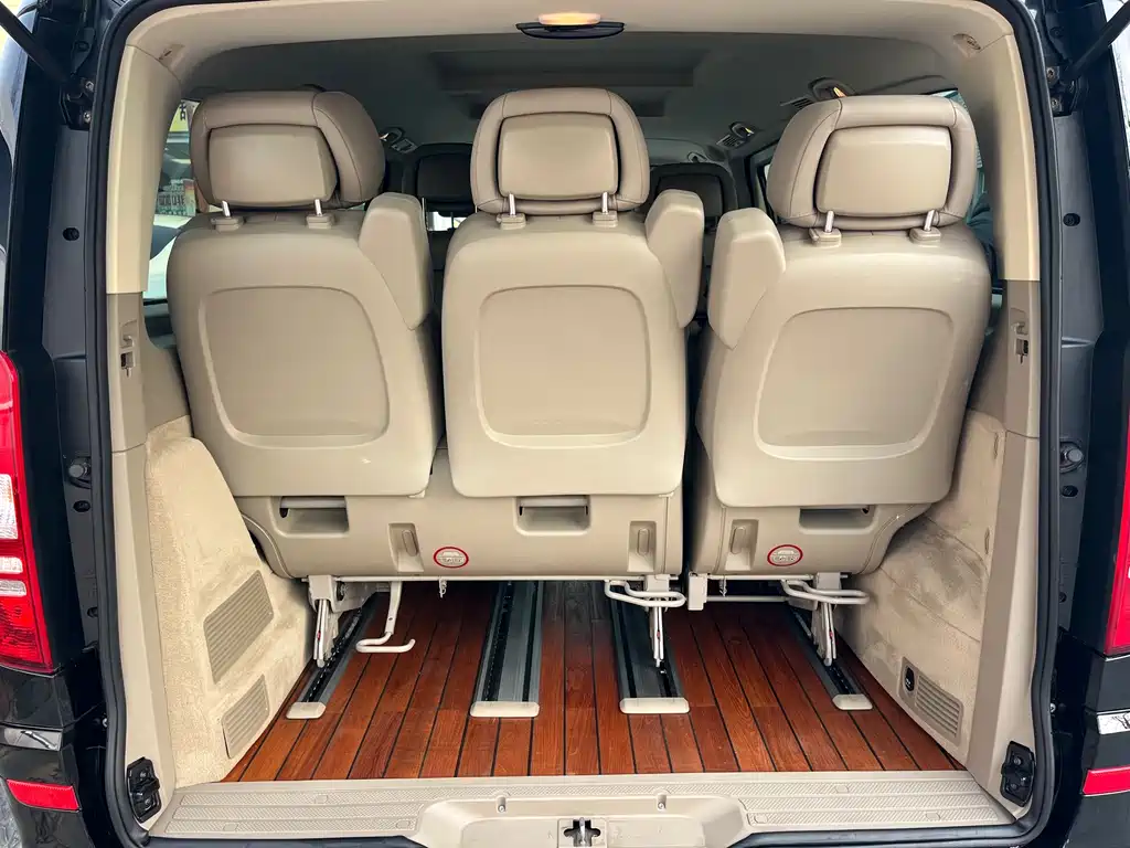 Mercedes-Benz Viano 2016 — фото 12