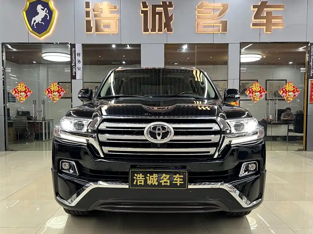 Toyota Land Cruiser 2017 — фото 3