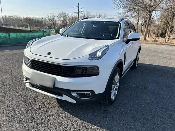 Lynk & Co 01 2017