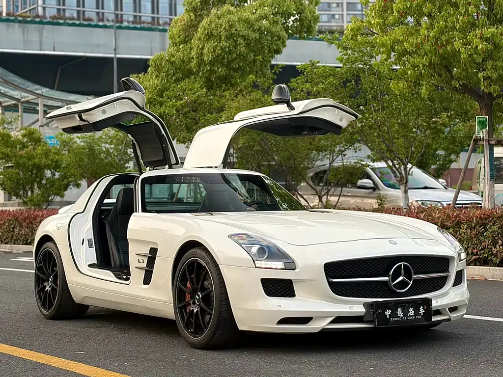 Mercedes-Benz SLS AMG 2019 — фото 3