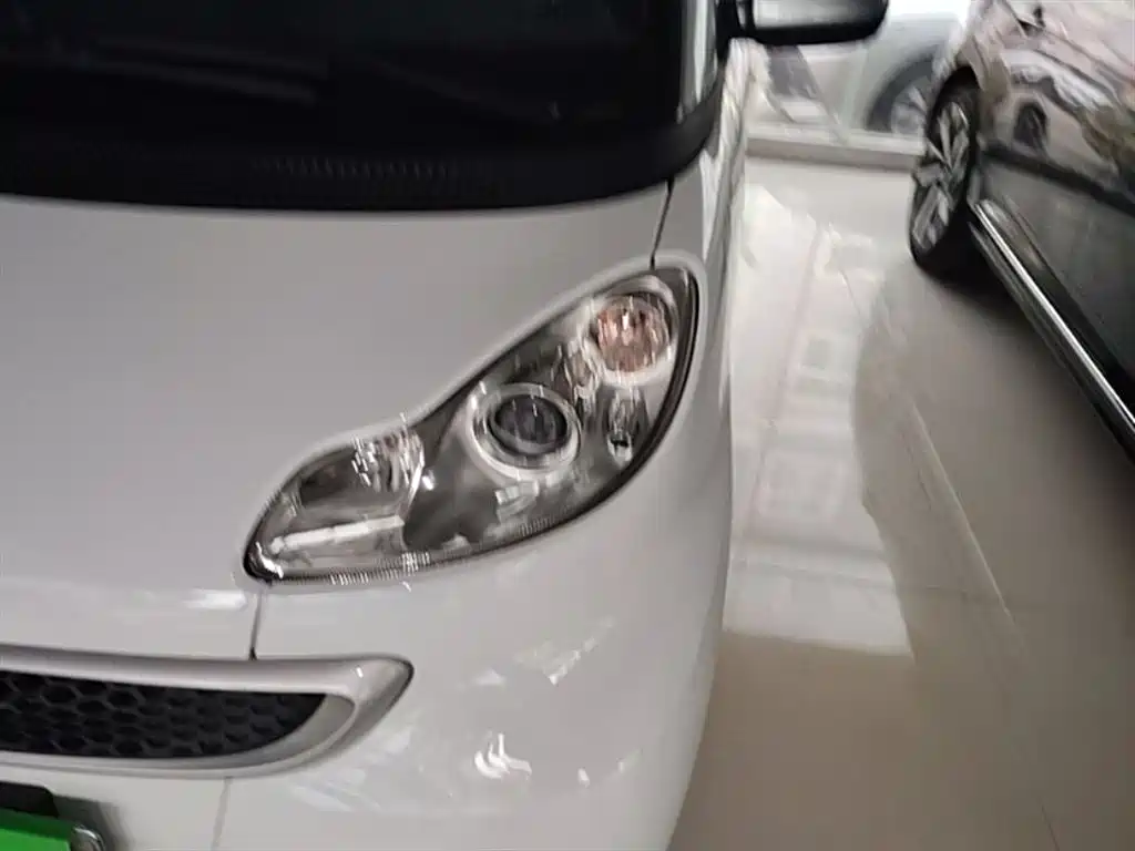 smart Fortwo 2014 — фото 24