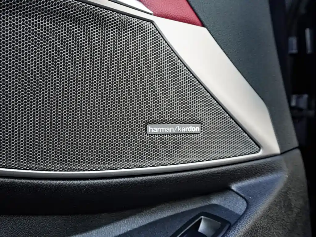 BMW 3 Series 2021 — фото 11
