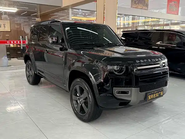 Land Rover Defender 2024