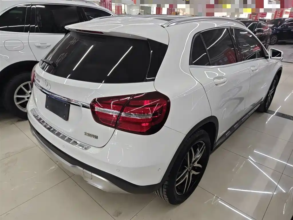Mercedes-Benz GLA 2017 — фото 23