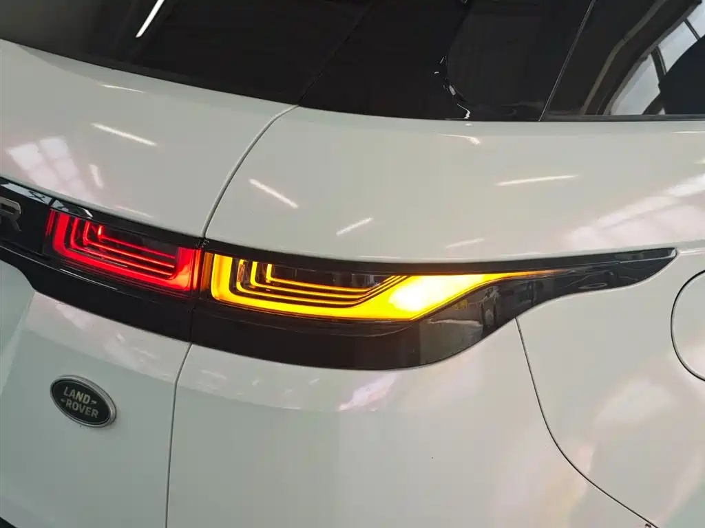 Land Rover Evoque 2022 — фото 8
