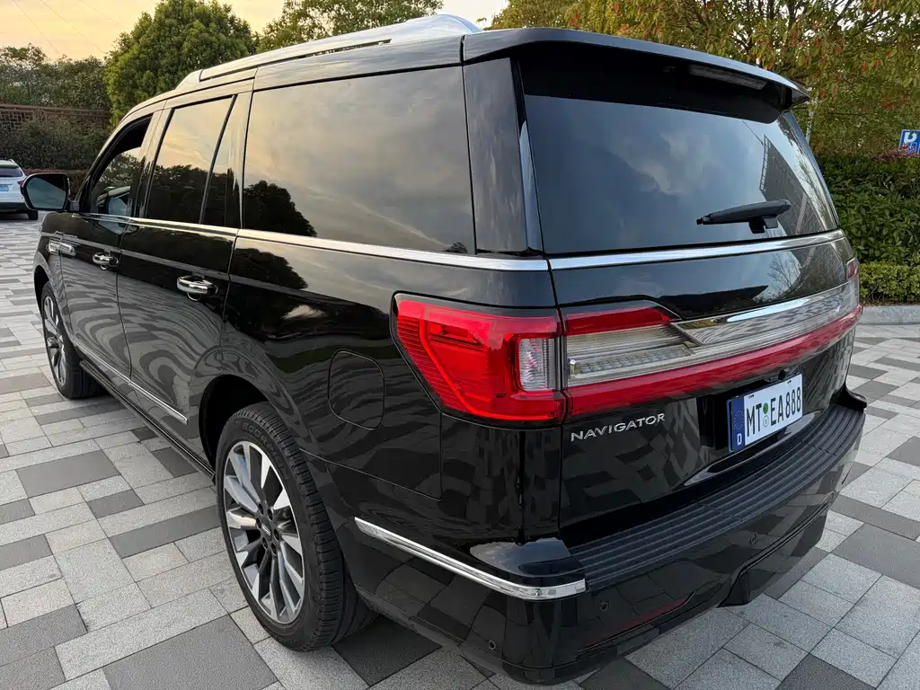 Lincoln Navigator 2018 — фото 8