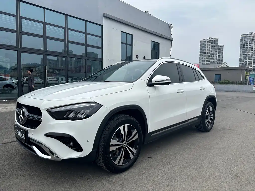 Mercedes-Benz GLA 2024