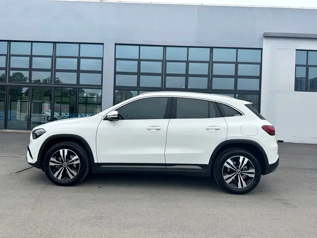 Mercedes-Benz GLA 2024 — фото 10