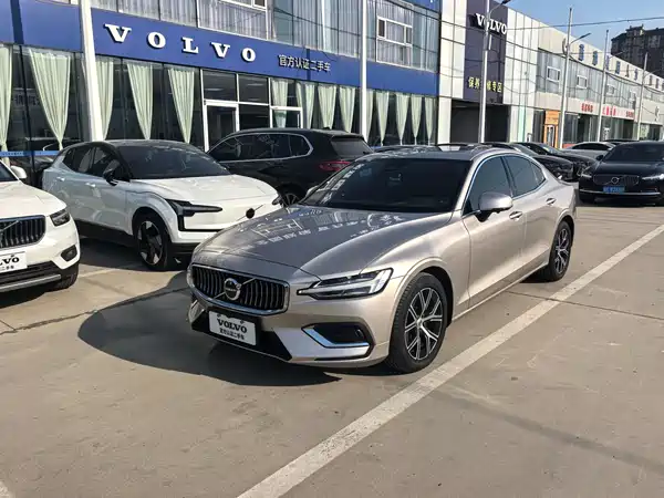 Volvo S60 2023
