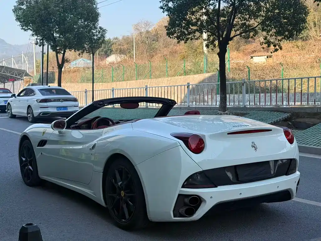 Ferrari California T 2013 — фото 12