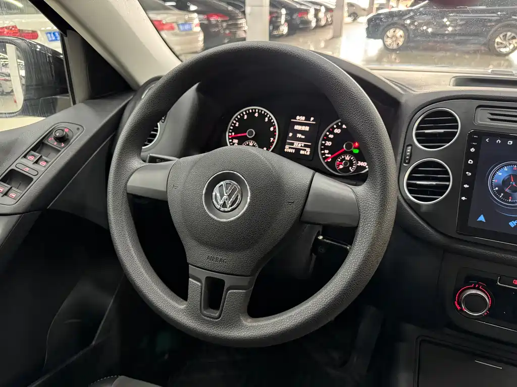 Volkswagen Tiguan 2016 — фото 16