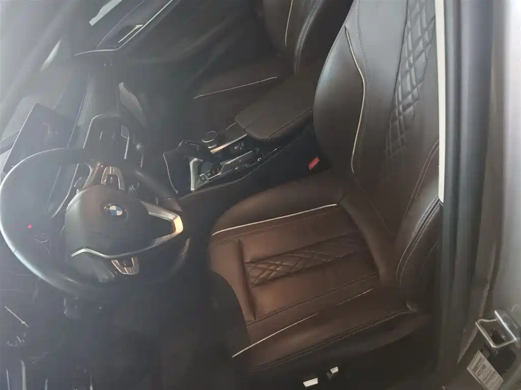 BMW 5 Series 2018 — фото 12