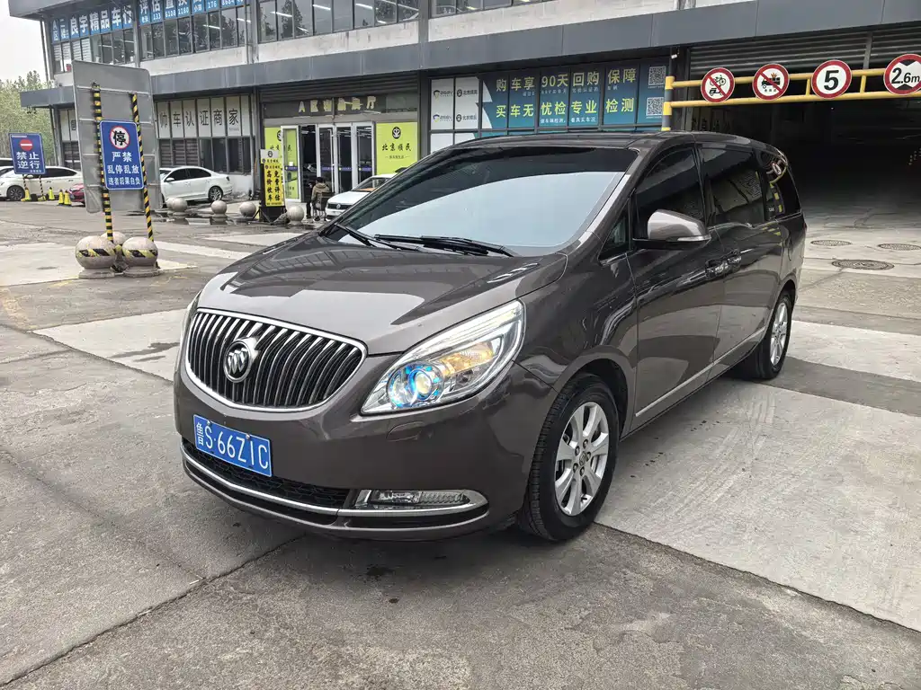 Buick GL8 2015 — фото 1
