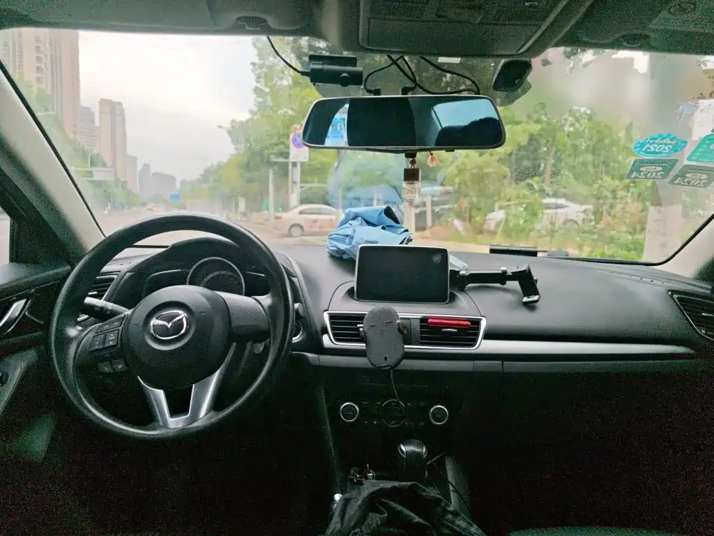 Mazda 3 Axela 2016