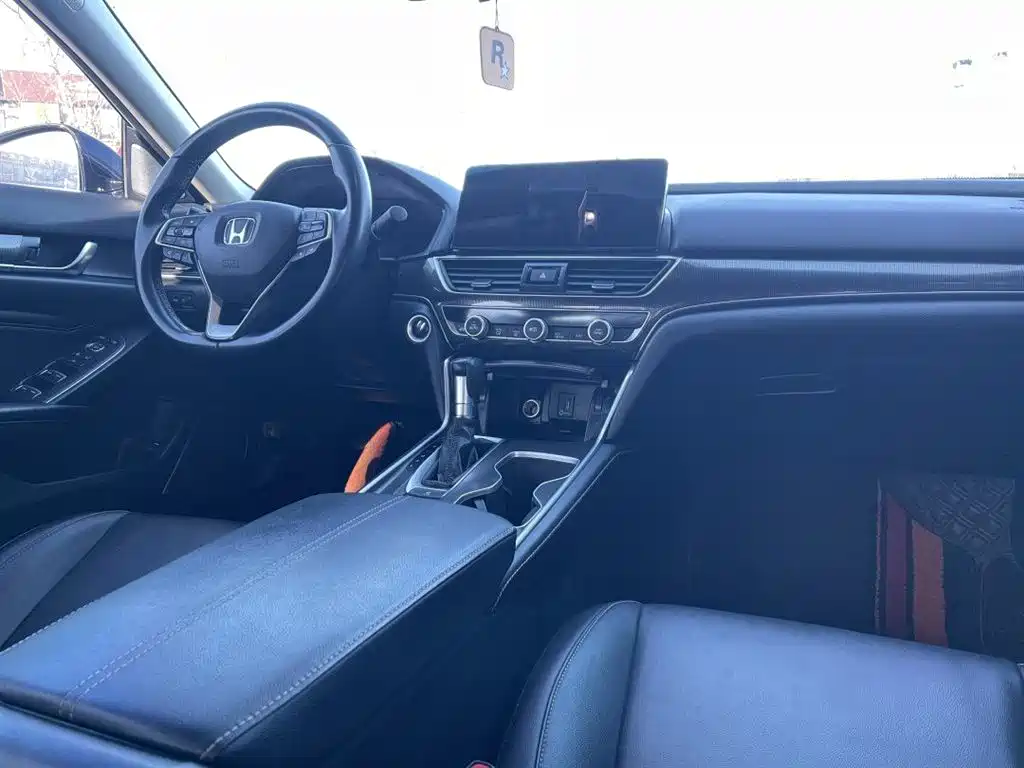 Honda Accord 2022 — фото 16