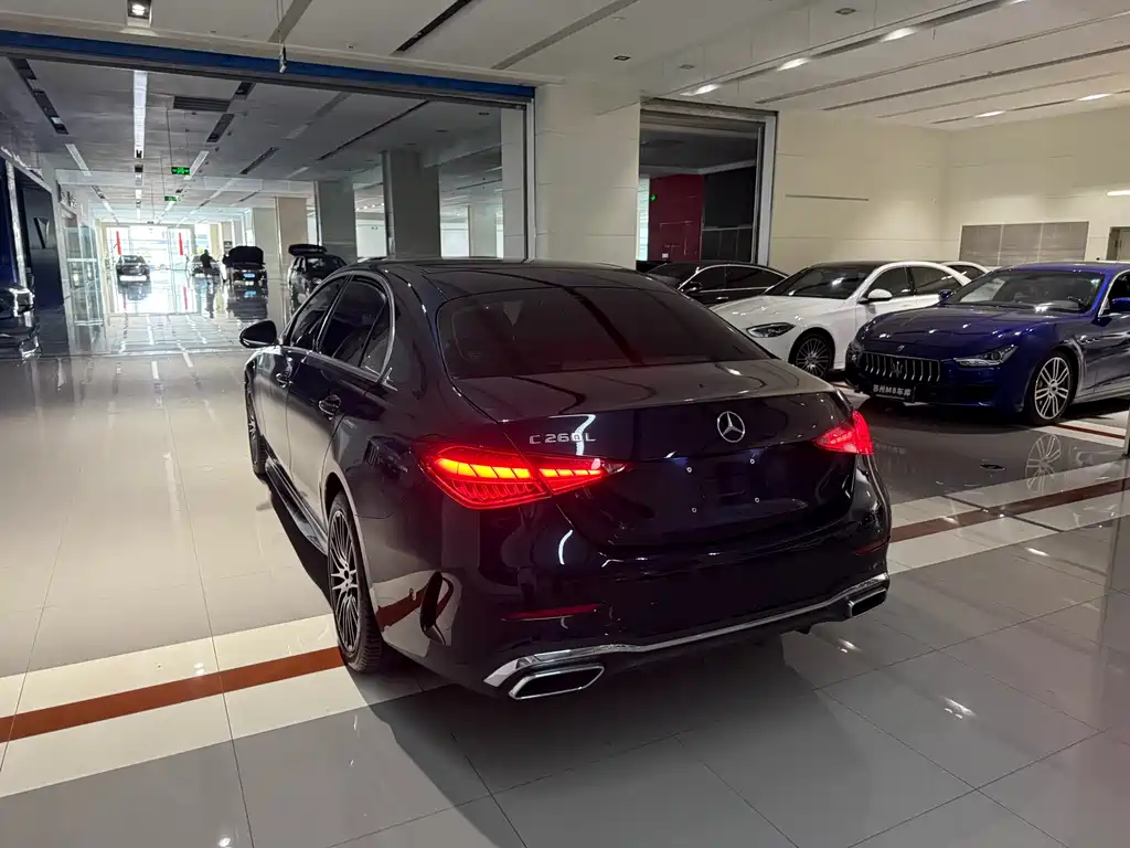 Mercedes-Benz C-Class 2023 — фото 7