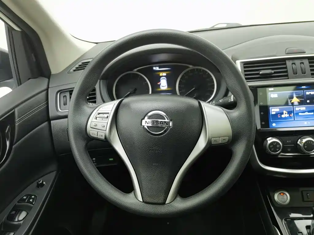 Nissan Tiida 2020 — фото 11