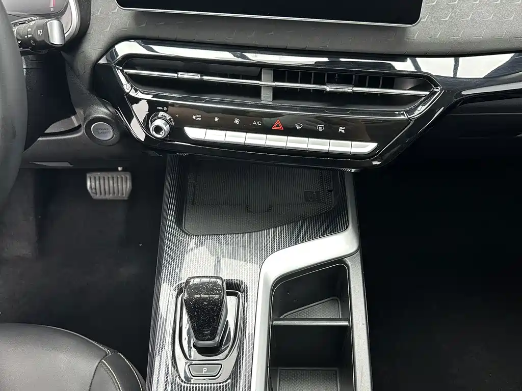 Haval Harvard Red Rabbit 2022 — фото 16