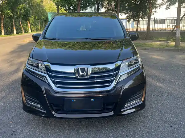 Honda Elysion 2016