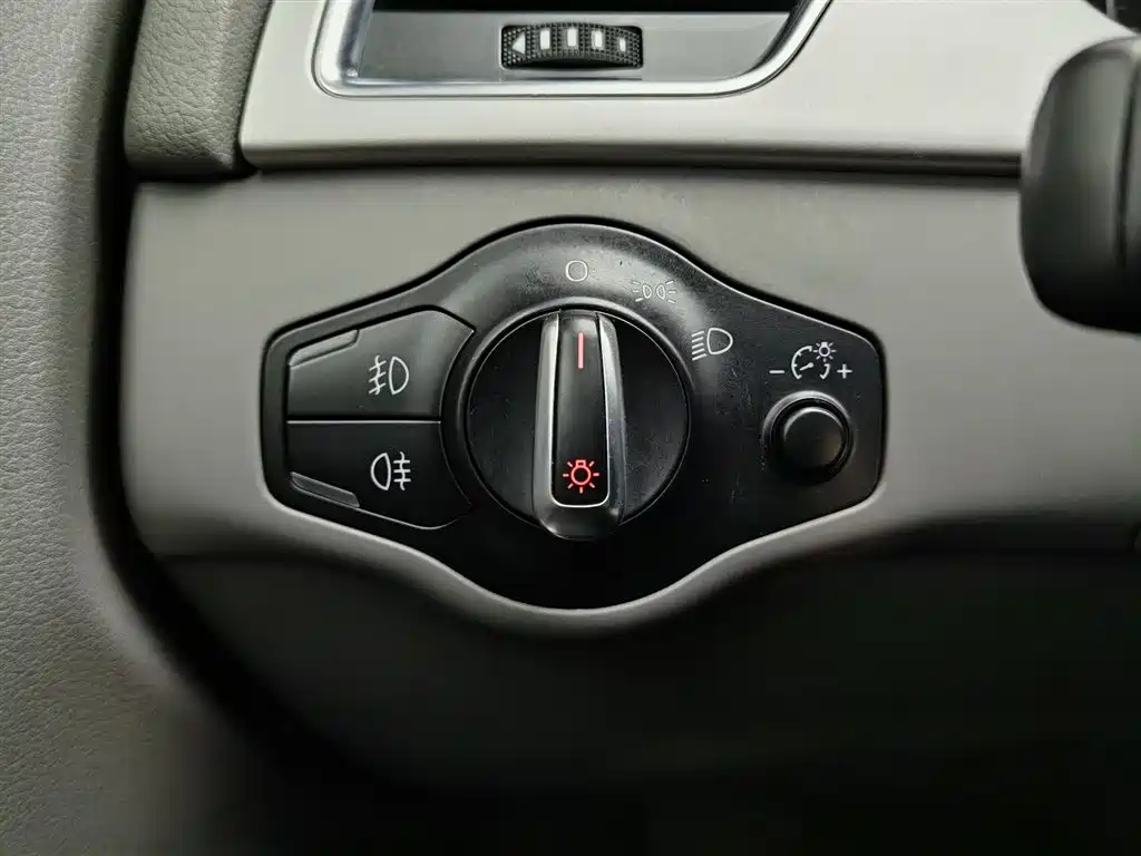 Audi A4L 2011 — фото 21