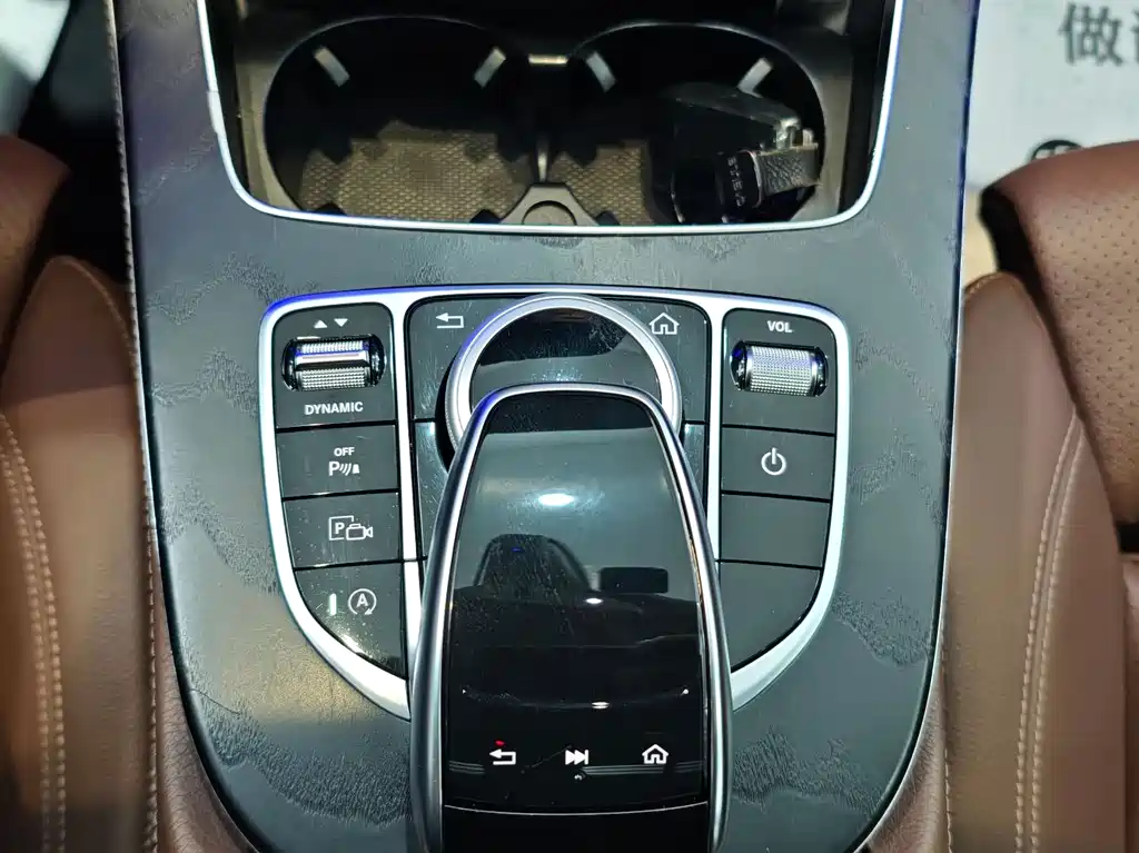 Mercedes-Benz E-Class 2018 — фото 10
