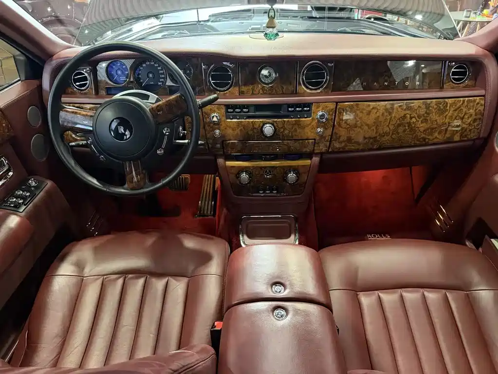Rolls-Royce Phantom 2013 — фото 21