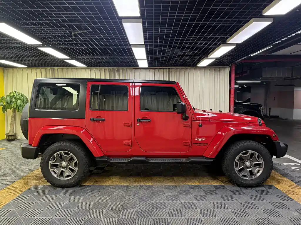 Jeep Wrangler 2017 — фото 12