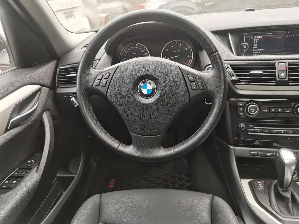 BMW X1 2014 — фото 15