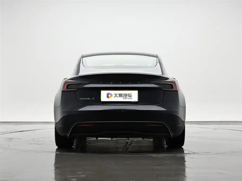 Tesla Model 3 2025 — фото 4