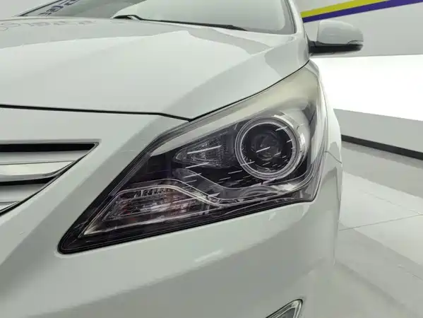 Hyundai Accent 2015