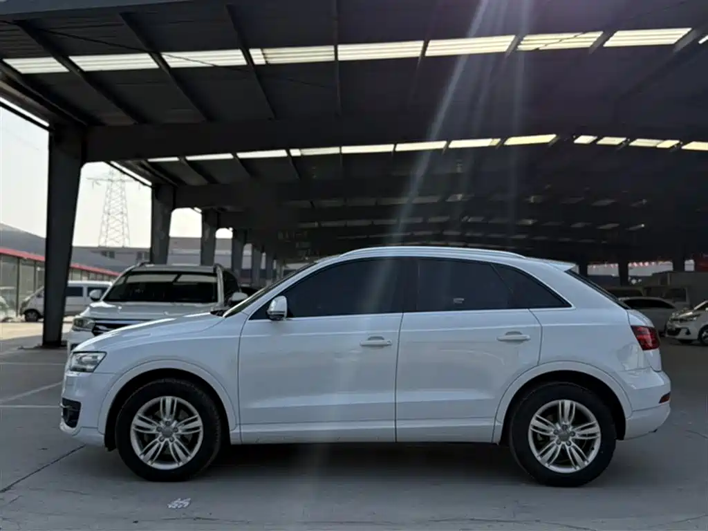 Audi Q3 2015 — фото 25