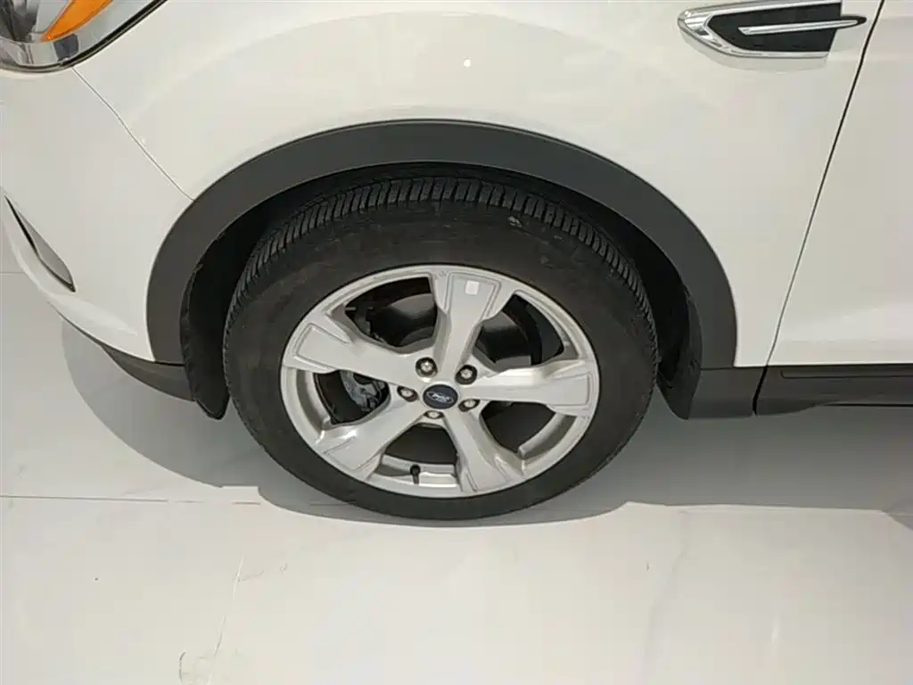 Ford Kuga 2017 — фото 23