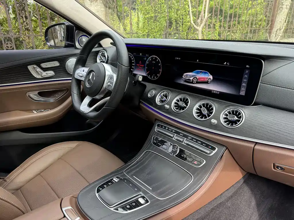 Mercedes-Benz E-Class 2020 — фото 12