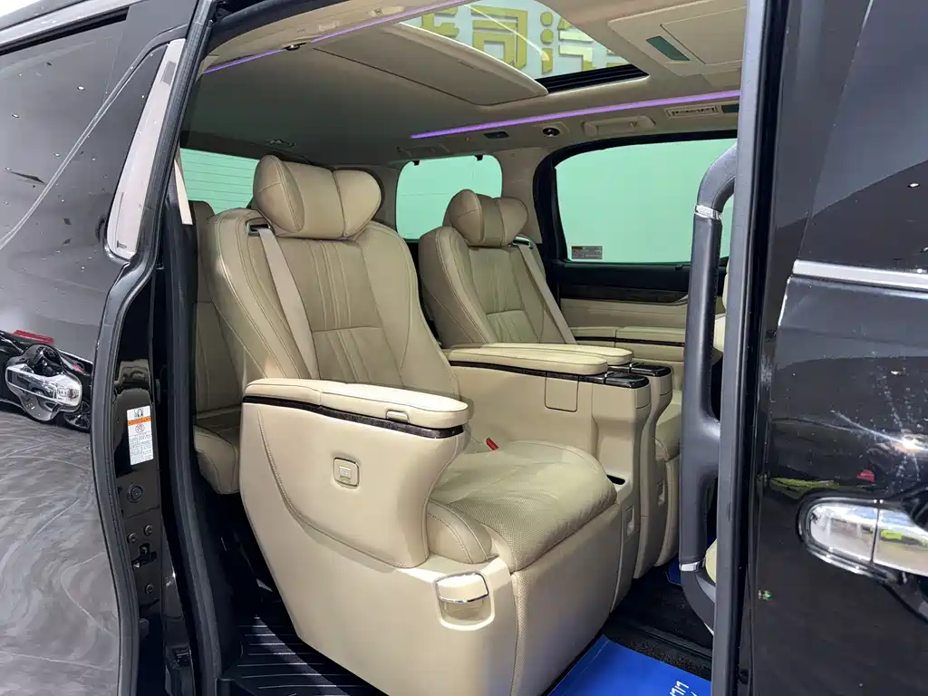 Toyota Vellfire 2020 — фото 22