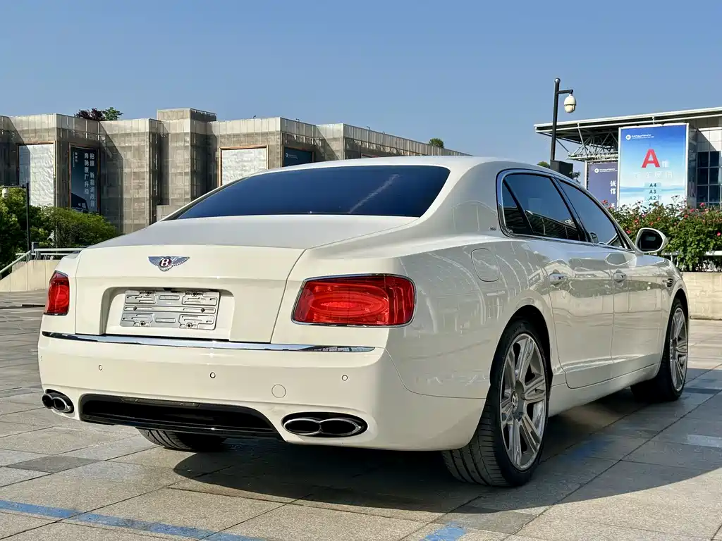 Bentley Flying Spur 2020 — фото 4