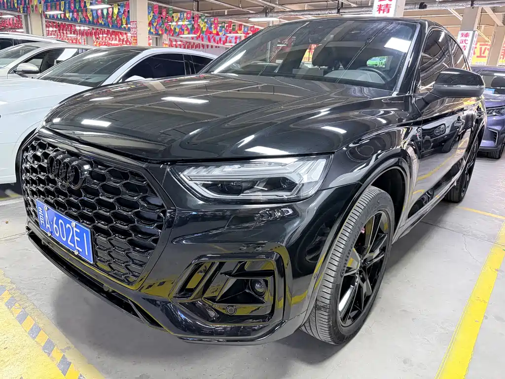 Audi Q5L Sportback 2022 — фото 1
