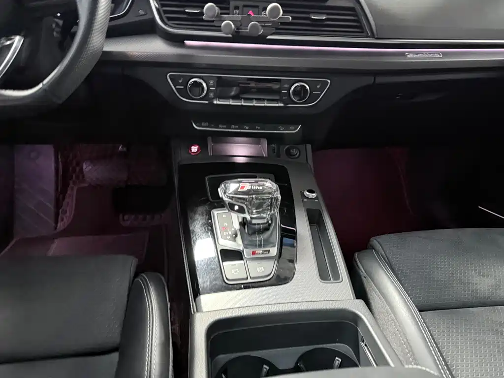 Audi Q5L Sportback 2022 — фото 16