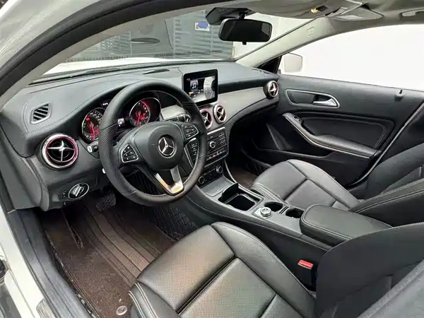 Mercedes-Benz GLA 2016