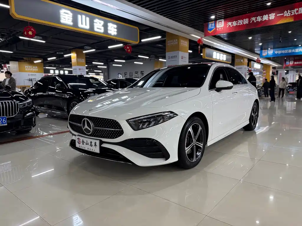 Mercedes-Benz A-Class 2023 — фото 1