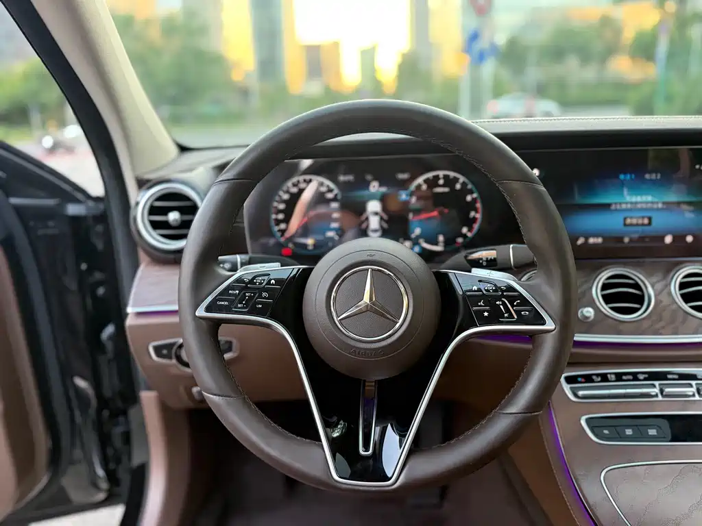 Mercedes-Benz E-Class 2021 — фото 11