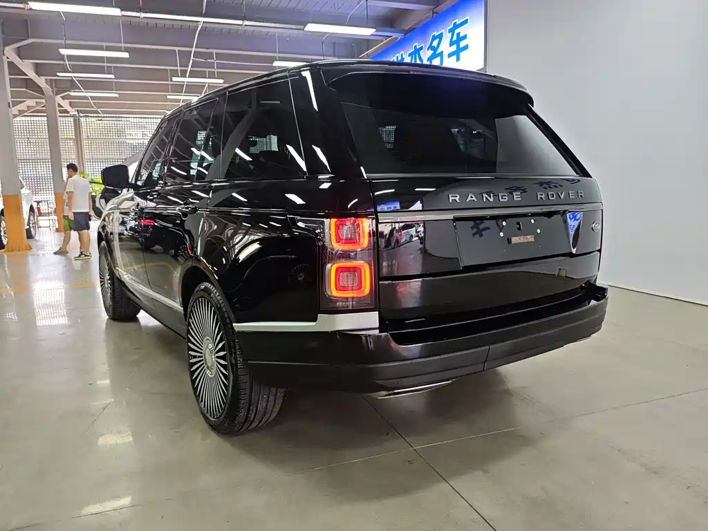 Land Rover Range Rover 2022 — фото 16